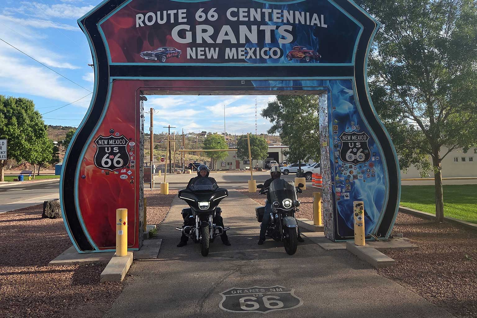 Motorcycle or Car Route 66: Which Fits You? Motorcycle / Car / Bus Route 66 tours.