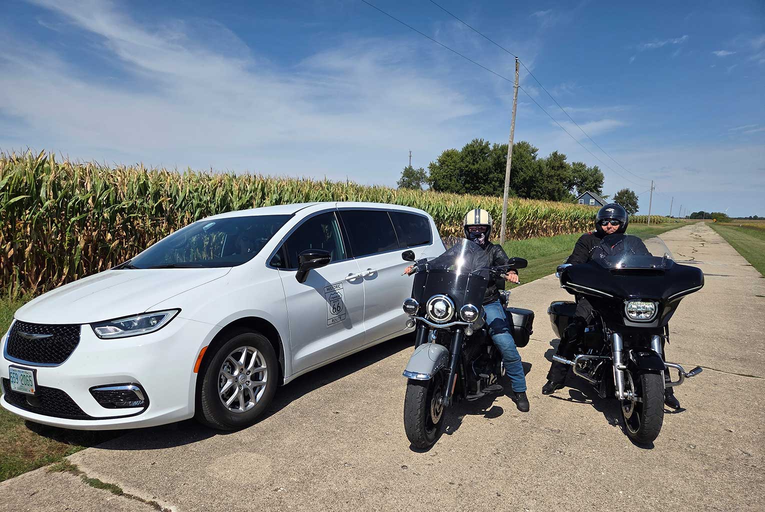 Route 66 Car Versus Motorcycle: Which Fits You?
